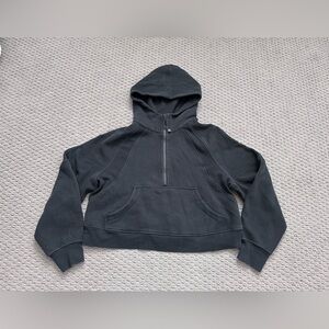 Lululemon Scuba Hoodie
M/L
Oversized
Cropped
Pullover
1/2 Zip
Lounge
Athletic